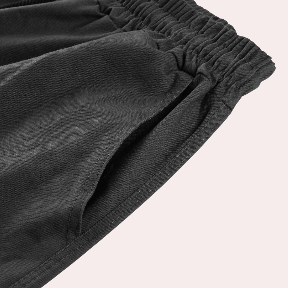 Men's Black Cargo Pants with Versatile Style and Pockets
