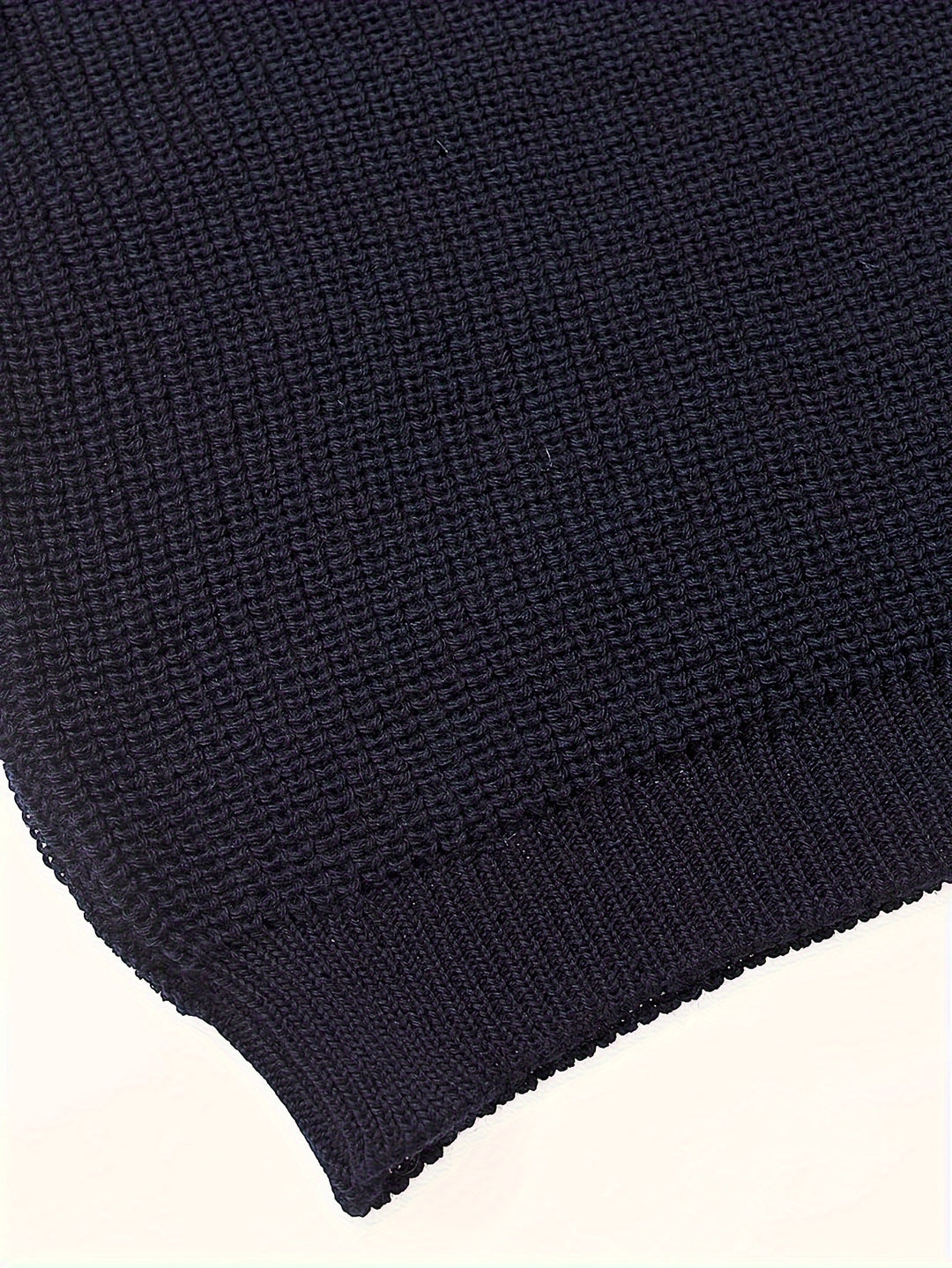 Men's Classic Knit Sweater with Round Neck 2