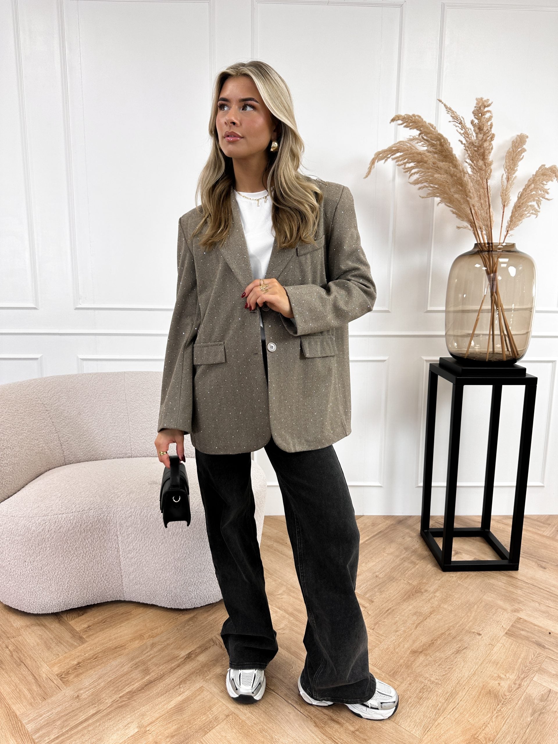Women's Asymmetrical Blazer for Modern Elegance 5