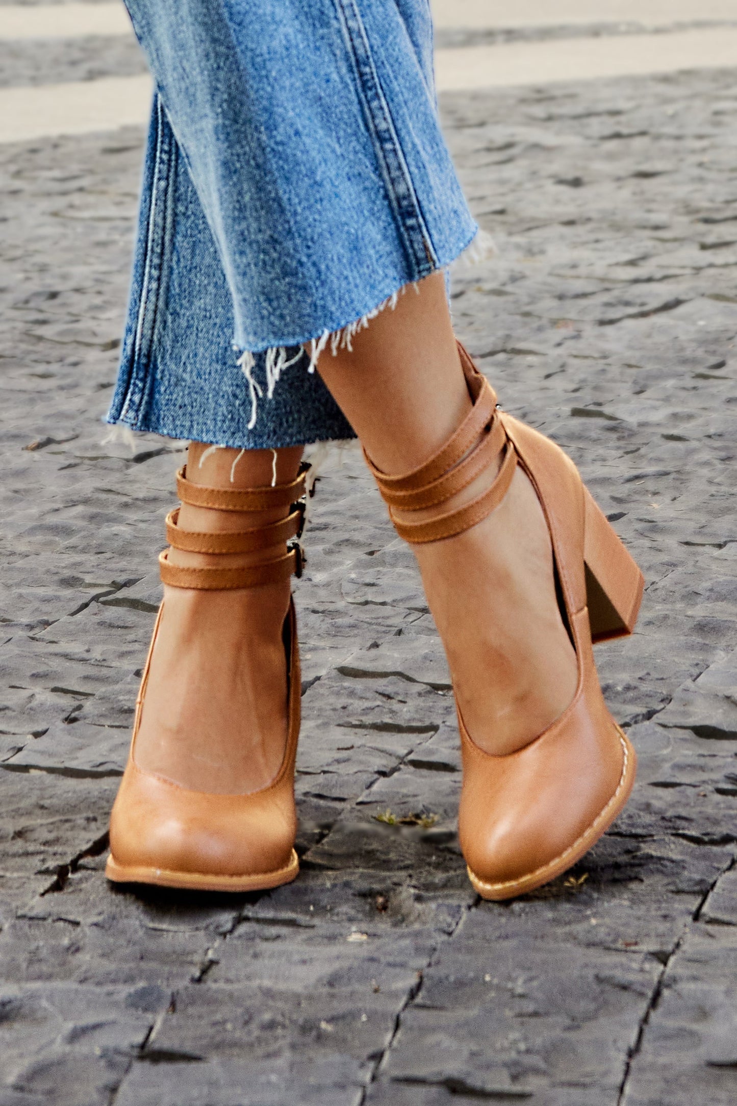 Women's Minimalist Ankle Strap Sandals with Chunky Heel 1