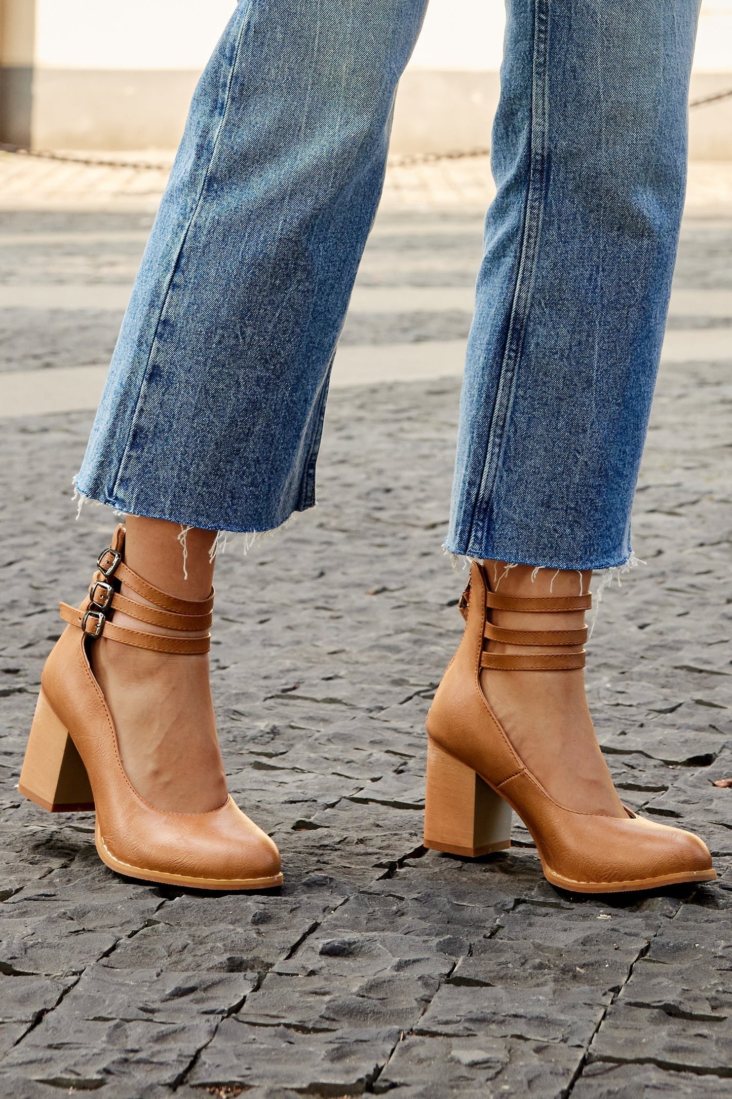 Women's Minimalist Ankle Strap Sandals with Chunky Heel 2