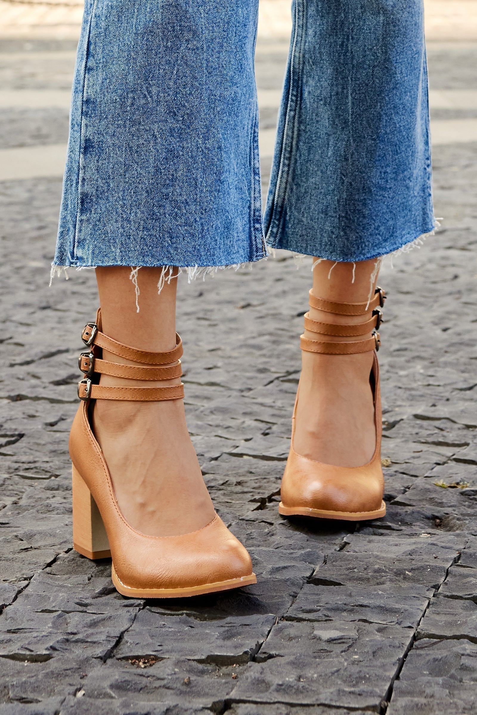 Women's Minimalist Ankle Strap Sandals with Chunky Heel 3