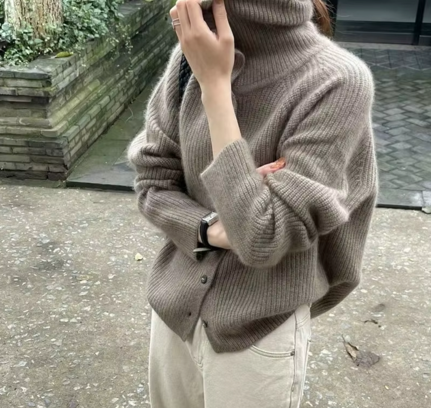 Women's Oversized Wool Roll Collar Sweater 1