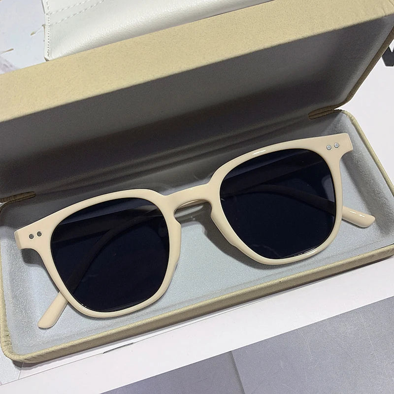 Women's Stylish UV400 Sunglasses 2