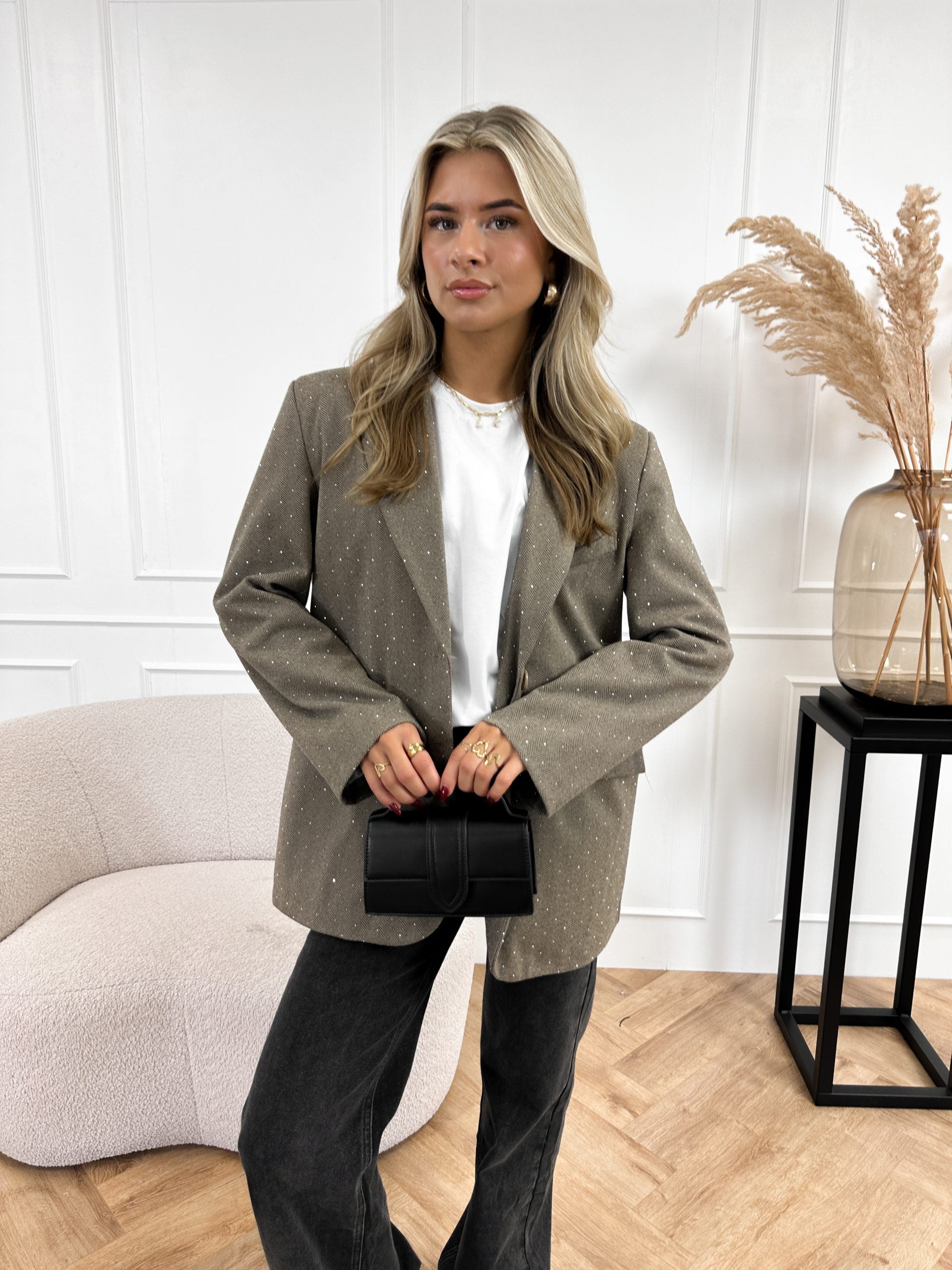 Women's Asymmetrical Blazer for Modern Elegance 3
