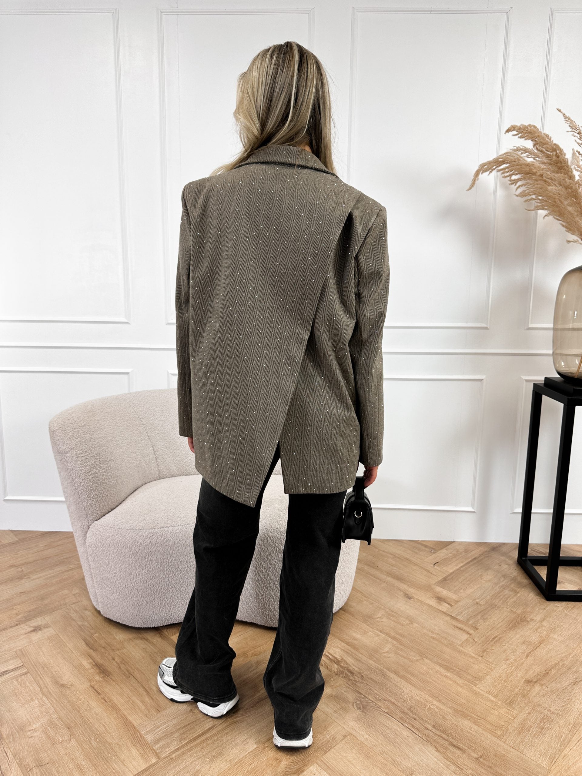Women's Asymmetrical Blazer for Modern Elegance 4