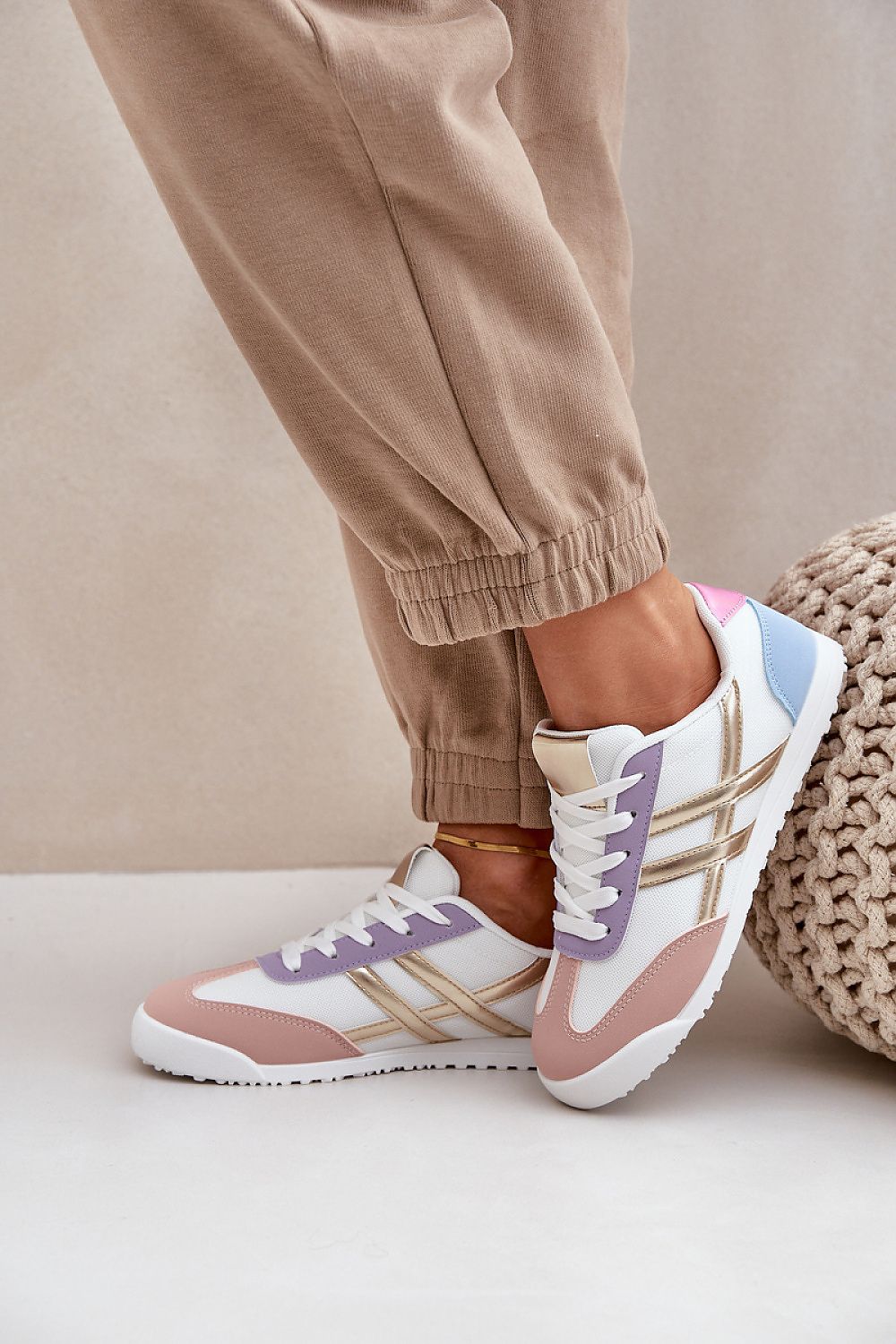 Women's Mesh Eco-Leather Low Sneakers 8