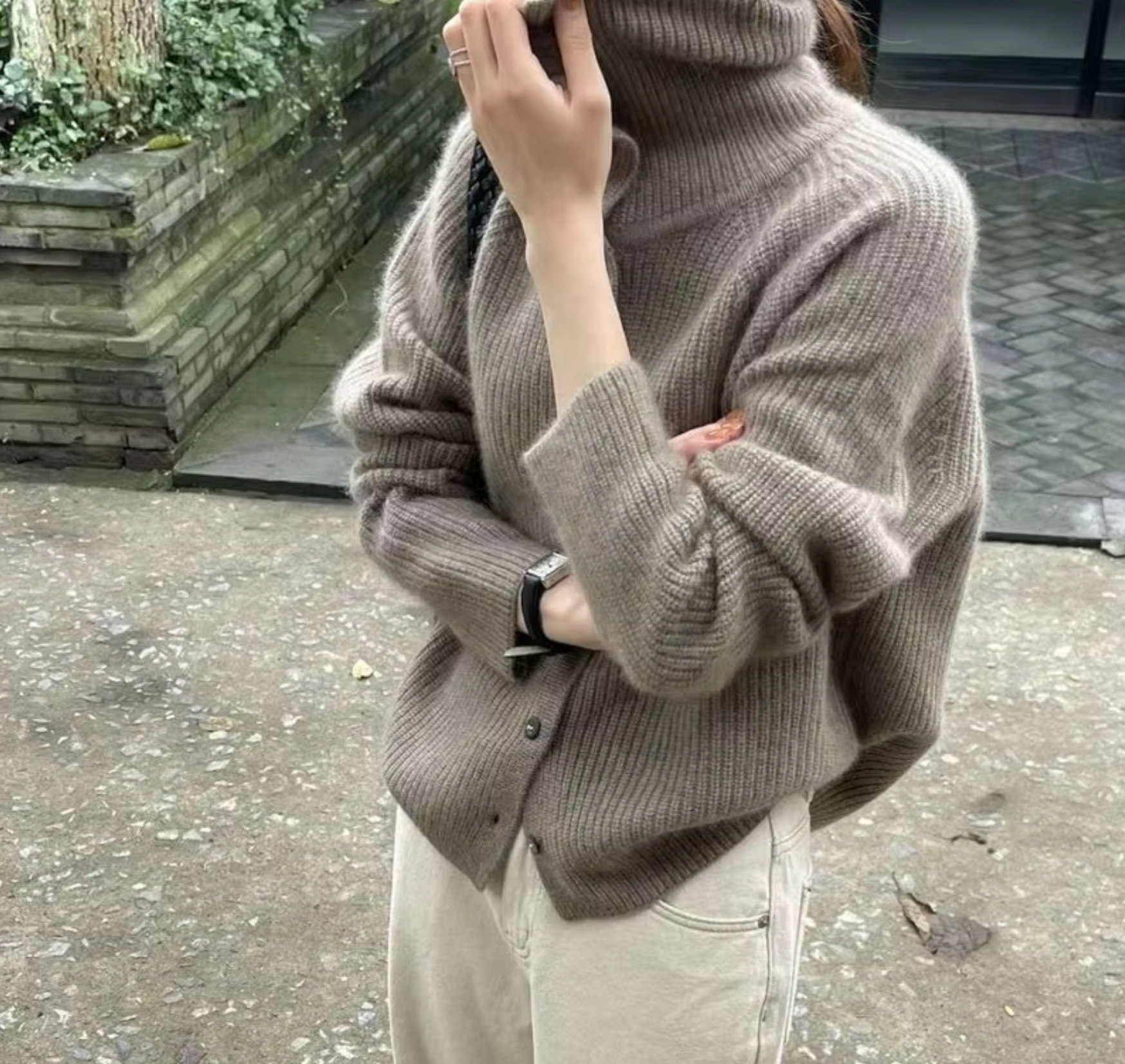 Women's Oversized Wool Roll Collar Sweater 1